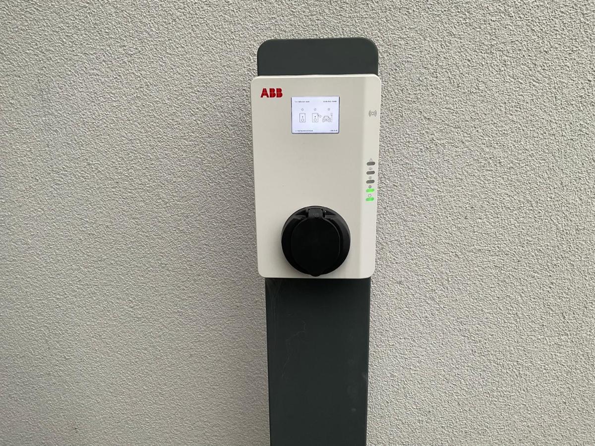 Attika Ferienwohnung In Freiburg -Gundelfingen Mit Grosser Dachterrasse Exterior foto